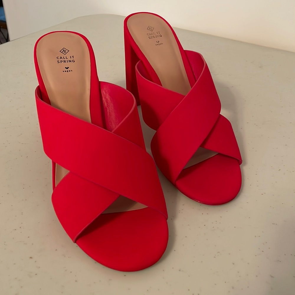 Call It Spring Mairie in Red Synthetic Nubuck Heels Size 9
